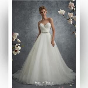 Sophia Tolli Thiea Wedding Gown Y21761B full skirt white tulle strapless beaded